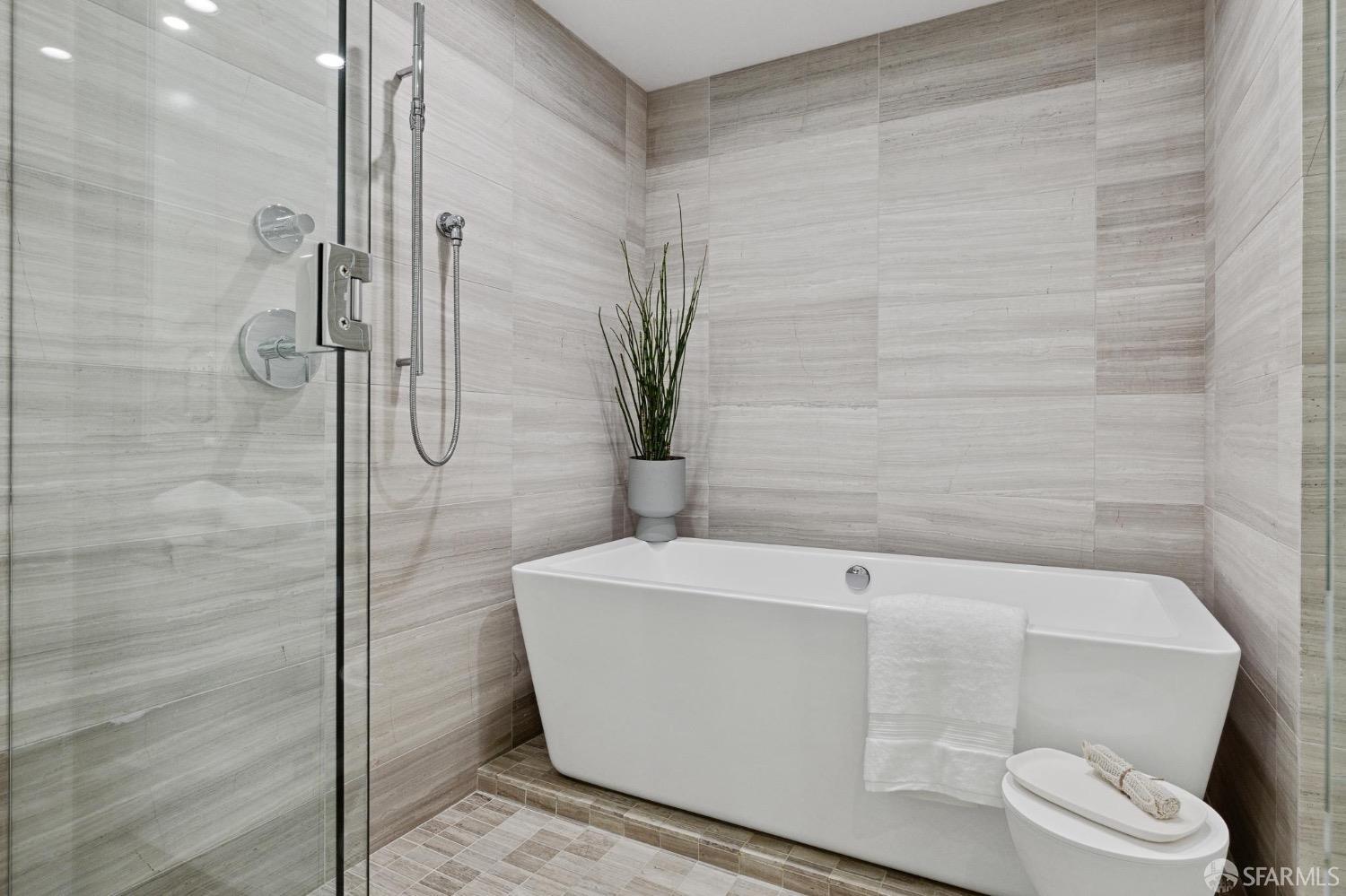 1501 Filbert Street Unit: TH1A