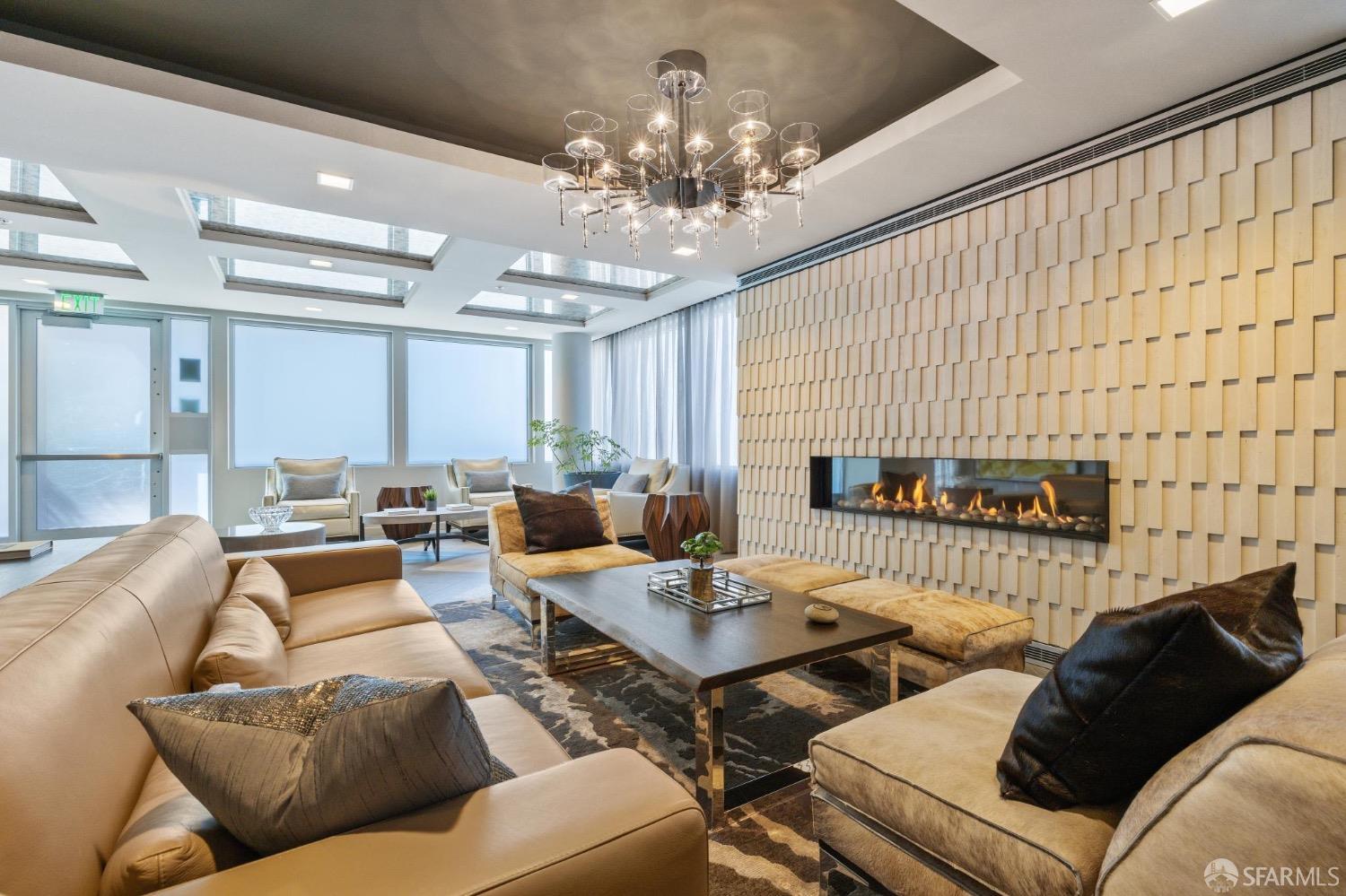 1501 Filbert Street Unit: TH1A