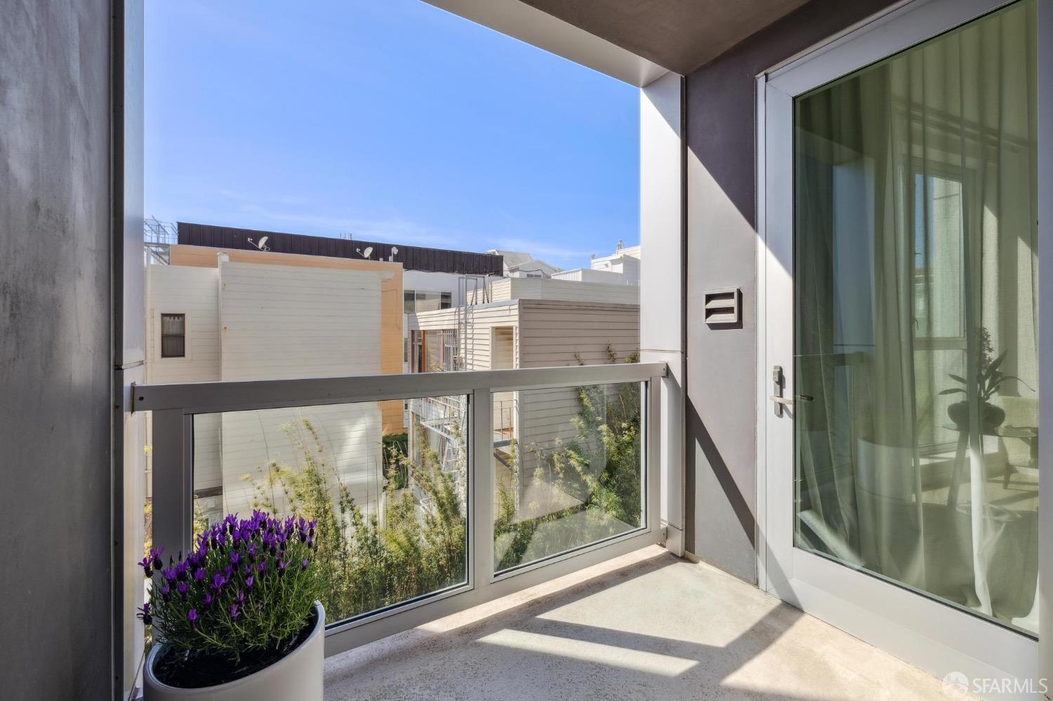 1501 Filbert Street Unit: TH1A