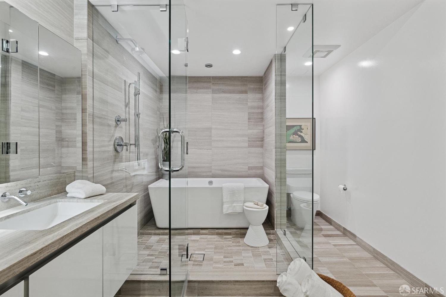 1501 Filbert Street Unit: TH1A