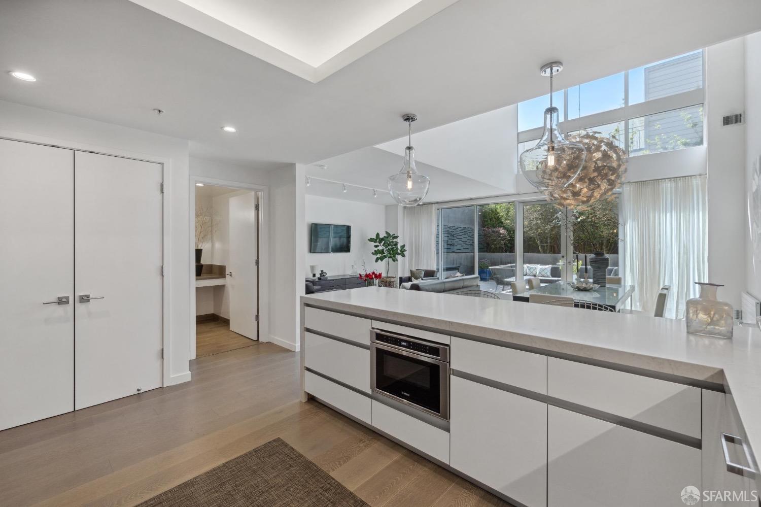 1501 Filbert Street Unit: TH1A