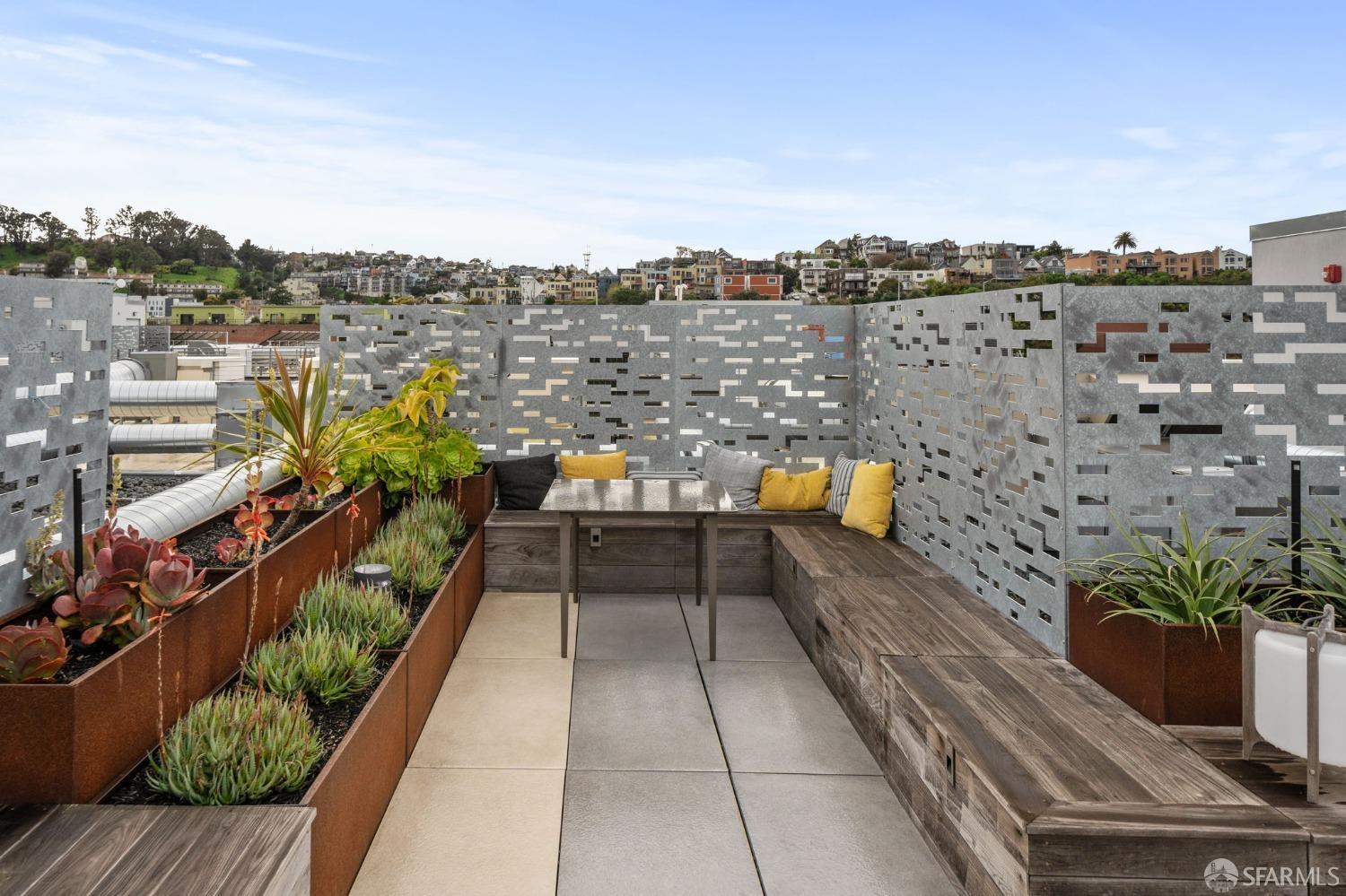 950 Tennessee Street # 404