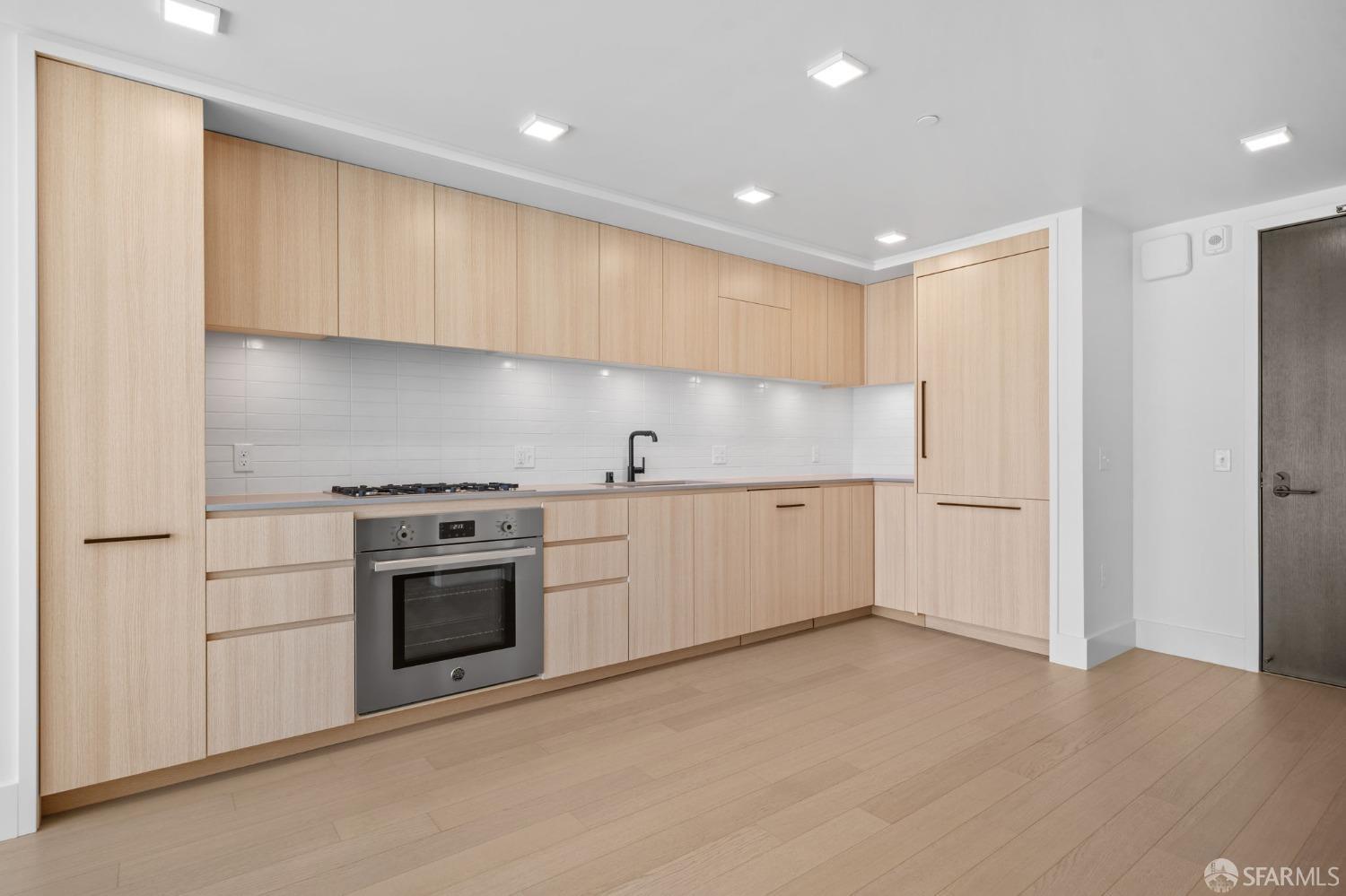 950 Tennessee Street # 404