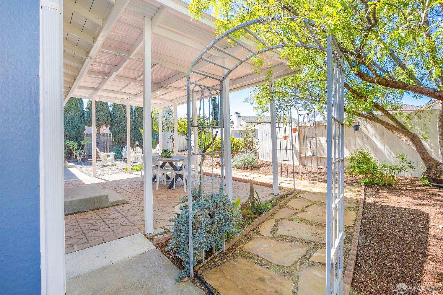 223 Beechnut Street