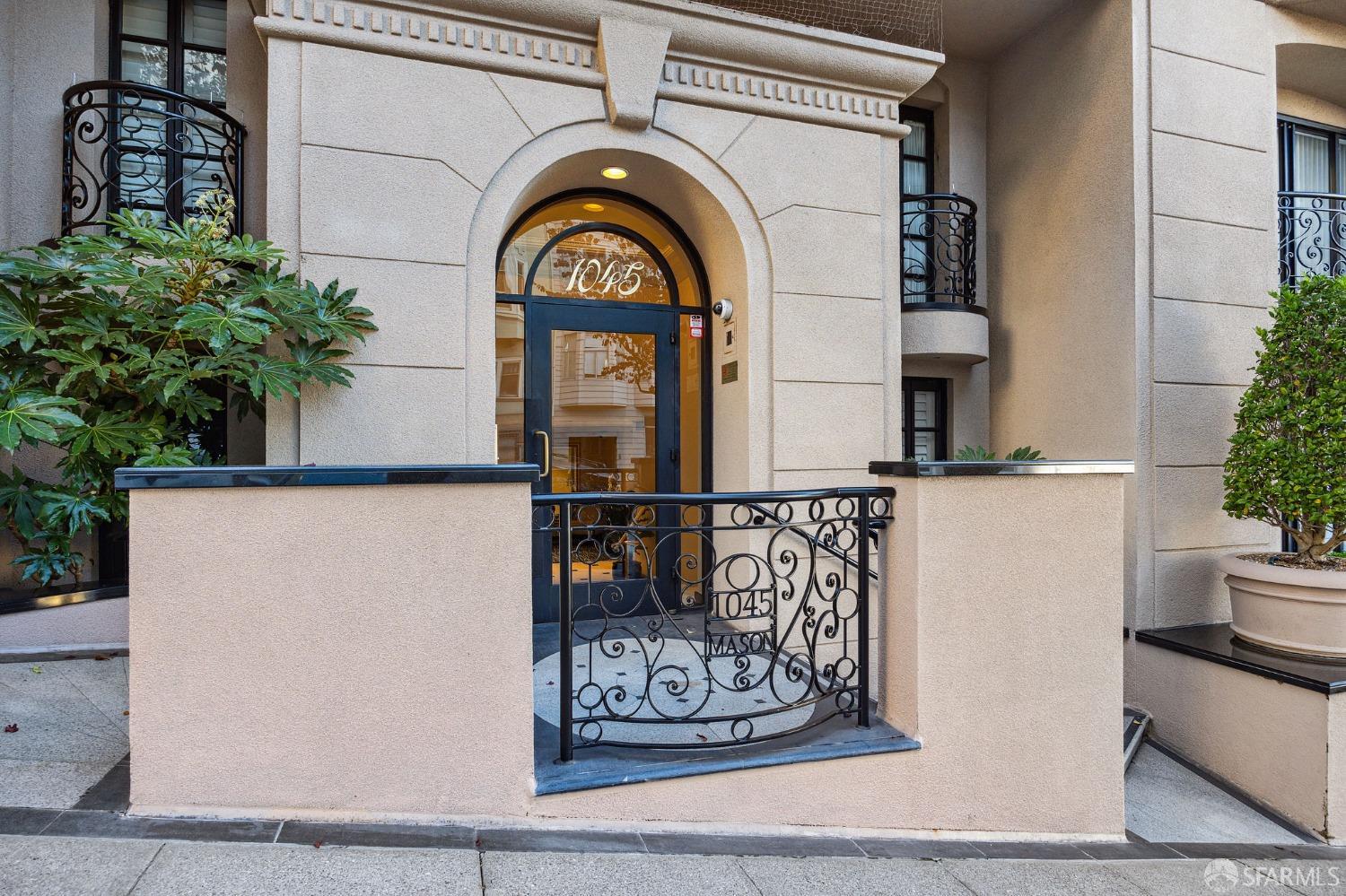 1045 Mason Street # 302