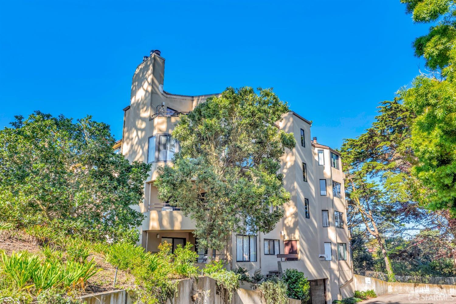 208 N Lake Merced Hills # 2E