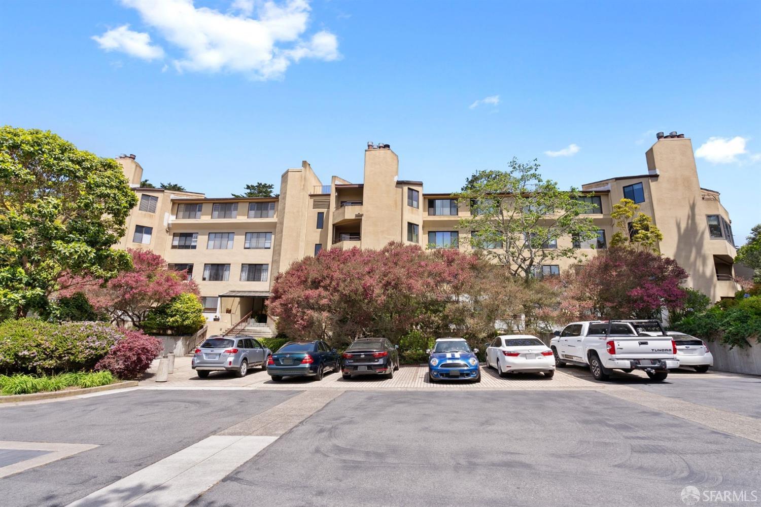 208 N Lake Merced Hills # 1F