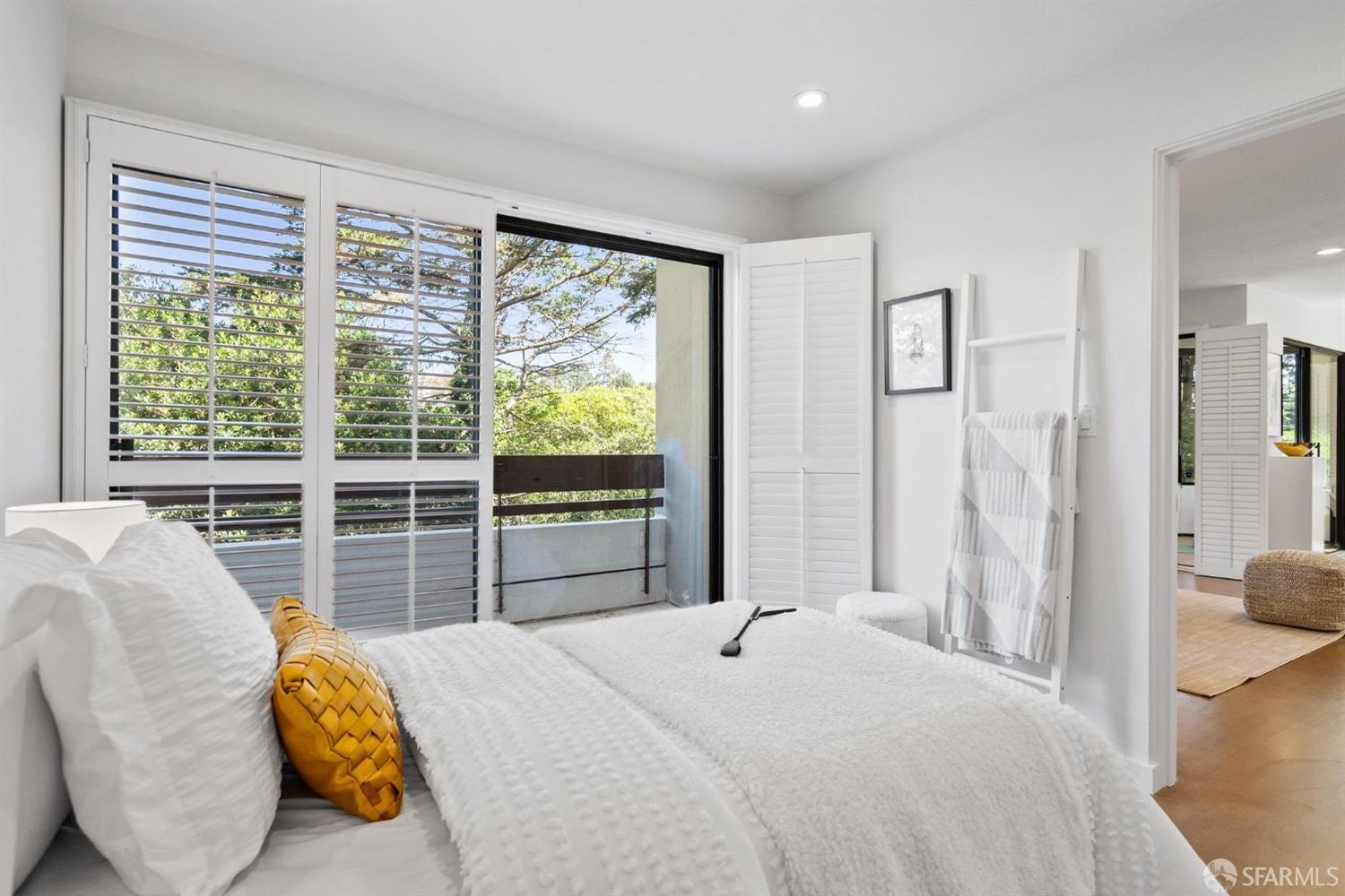 208 N Lake Merced Hills # 1F