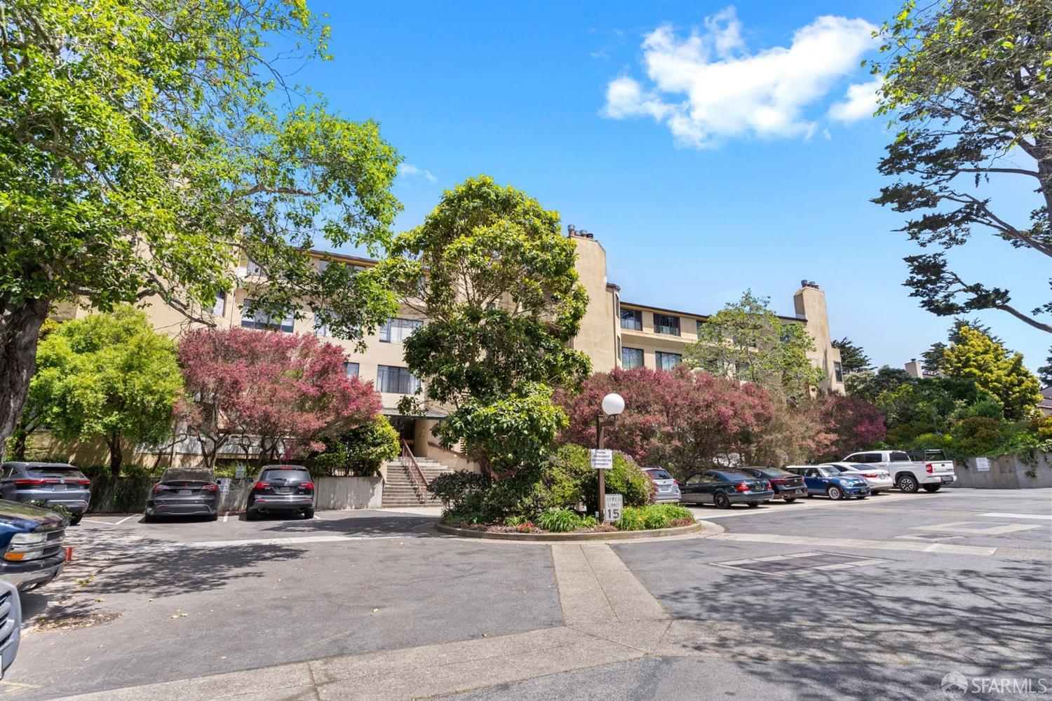 208 N Lake Merced Hills # 1F