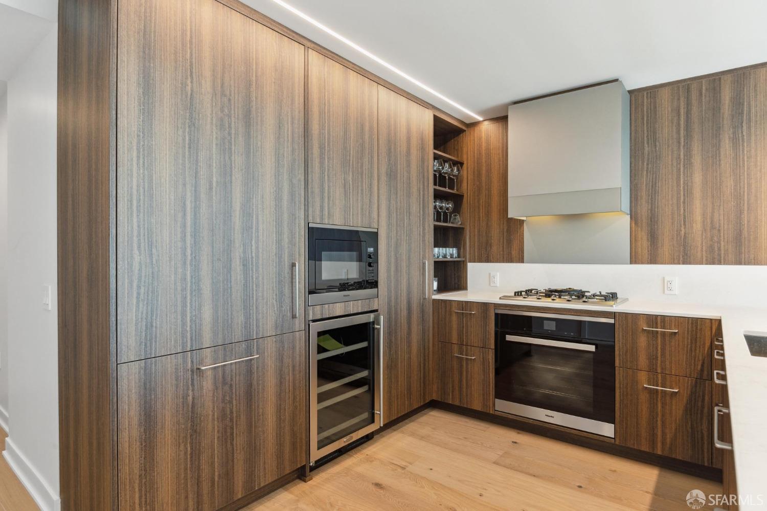 280 Spear Street # 21D