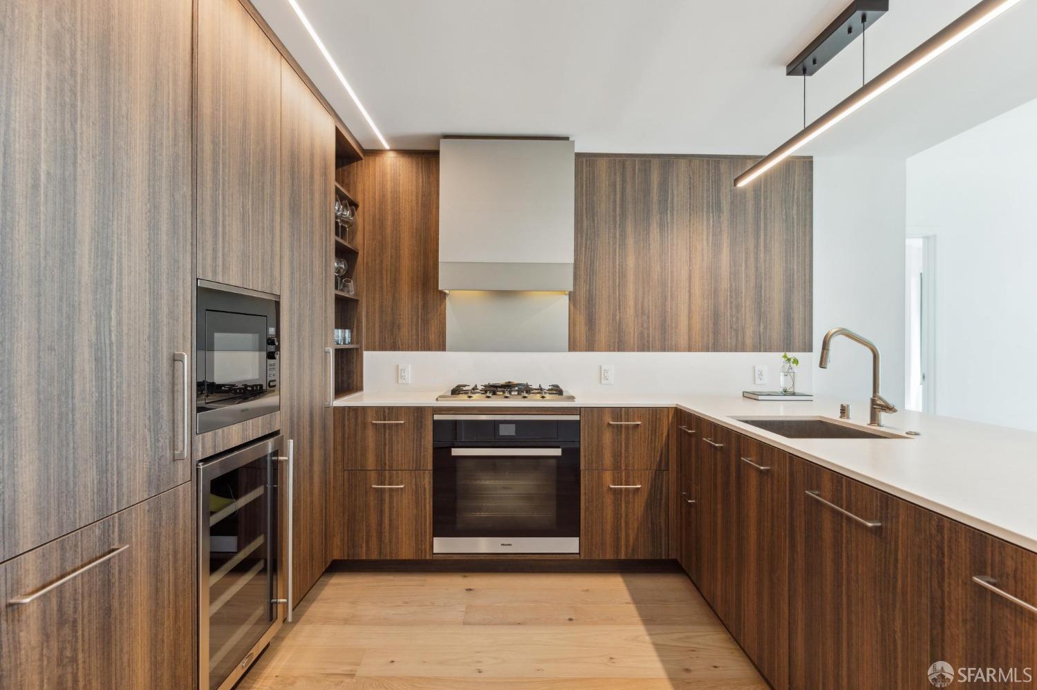 280 Spear Street # 21D
