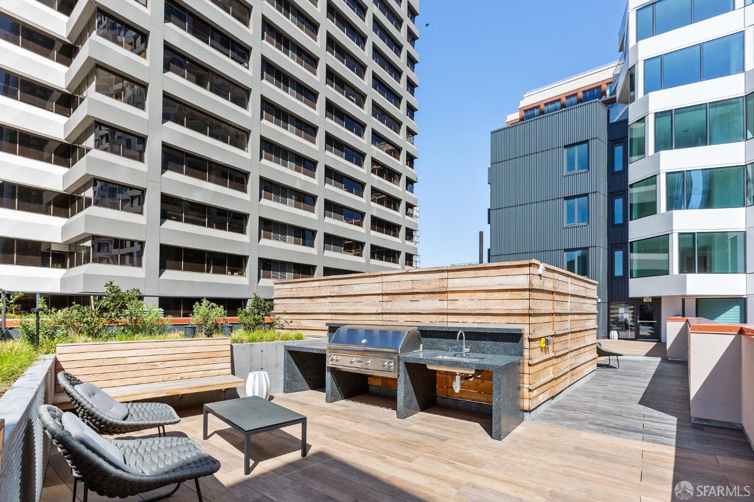 280 Spear Street # 21D