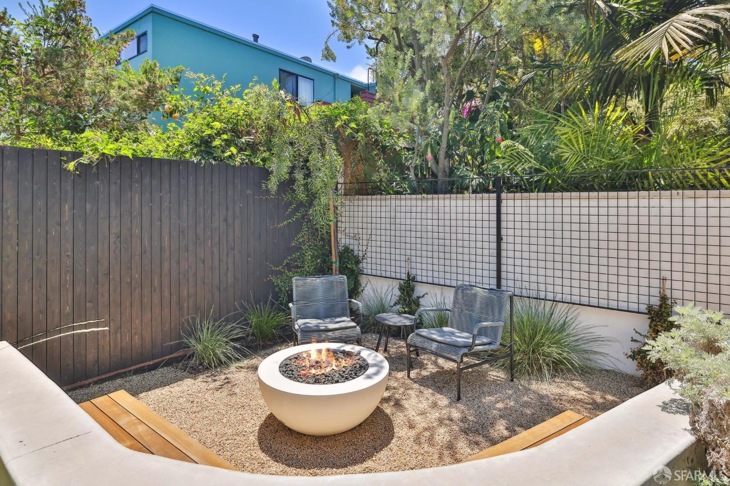 3839 Cesar Chavez Street