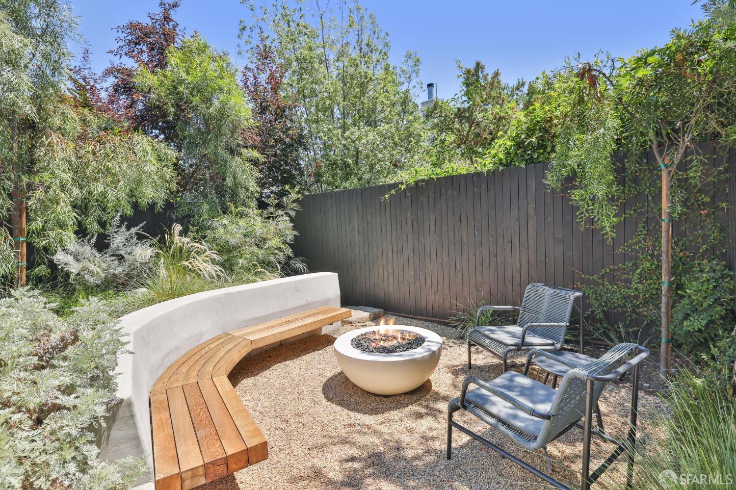 3839 Cesar Chavez Street