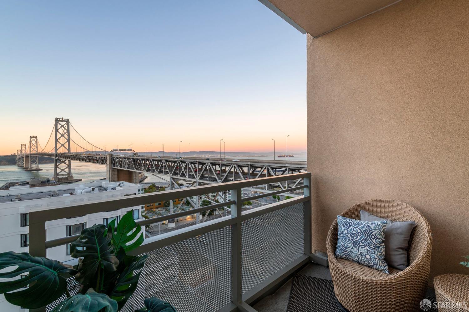 400 Beale Street # 1805