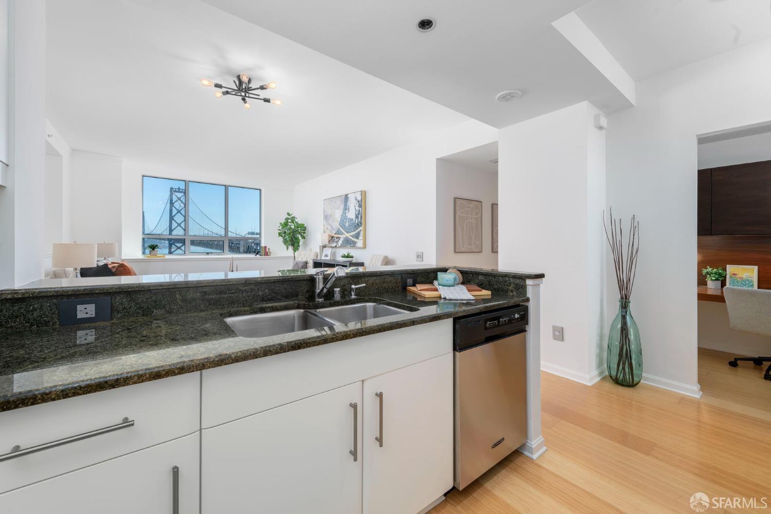 400 Beale Street # 1805