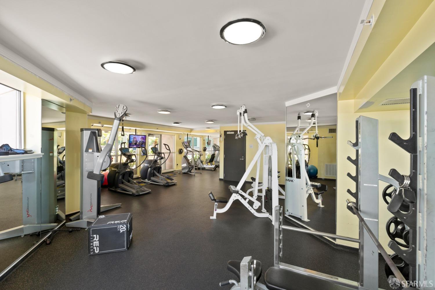 400 Beale Street # 1805