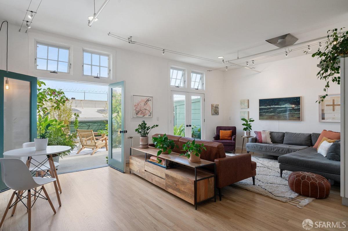 2169 Folsom Street # M203