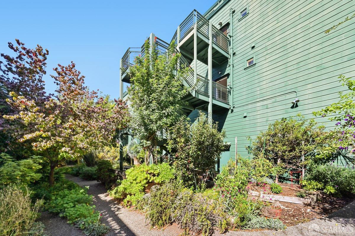 2169 Folsom Street # M203