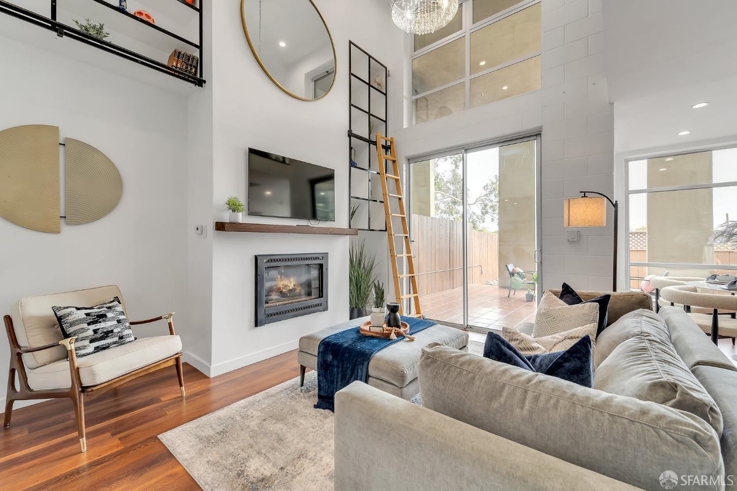 828 Innes Avenue # 103