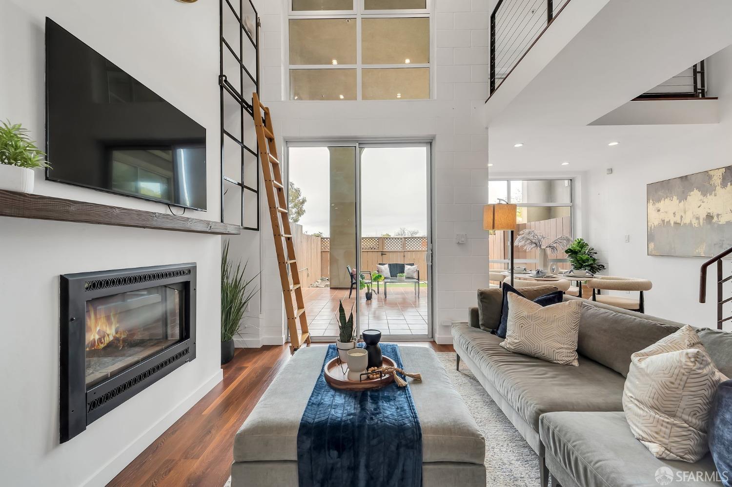 828 Innes Avenue # 103
