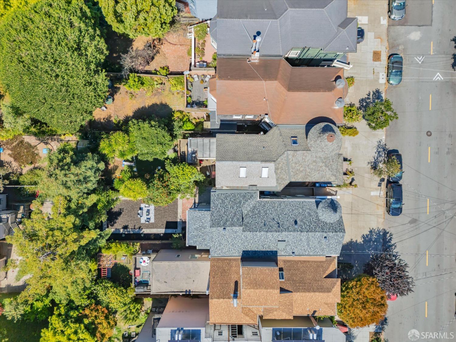 137 6th Avenue