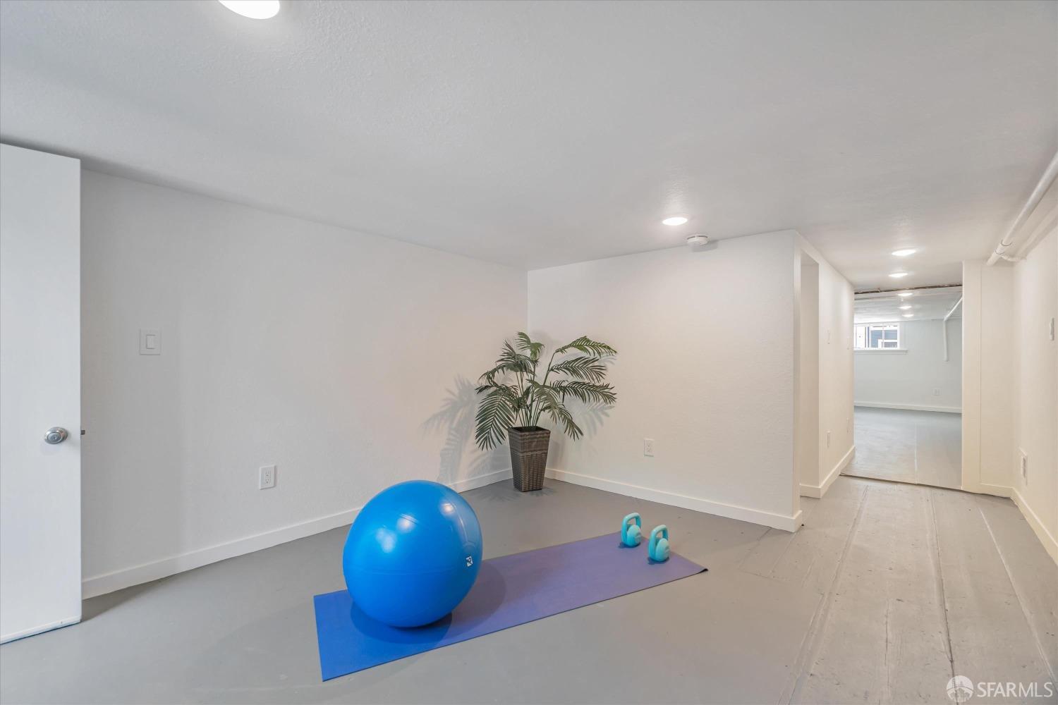 137 6th Avenue