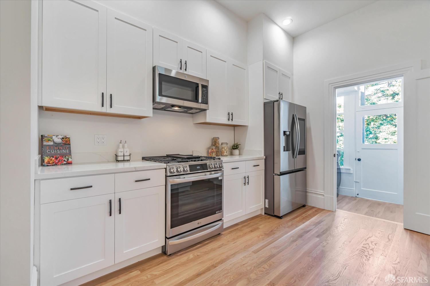 137 6th Avenue