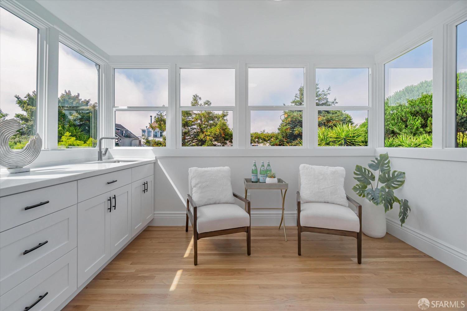 137 6th Avenue