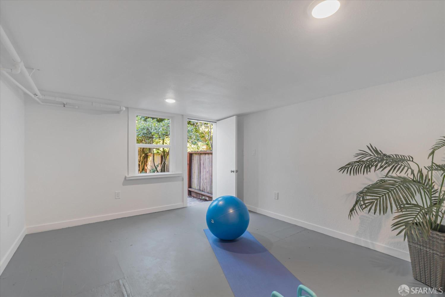 137 6th Avenue