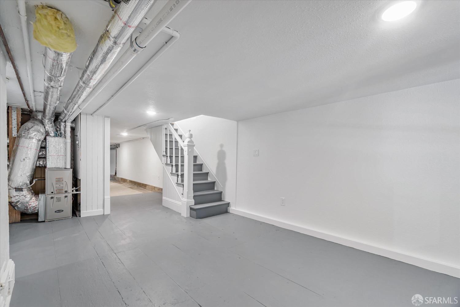 137 6th Avenue