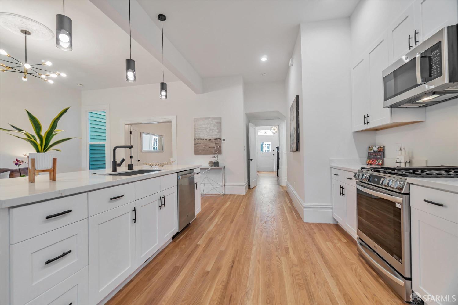 137 6th Avenue