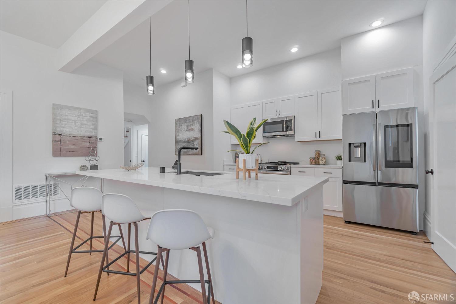 137 6th Avenue