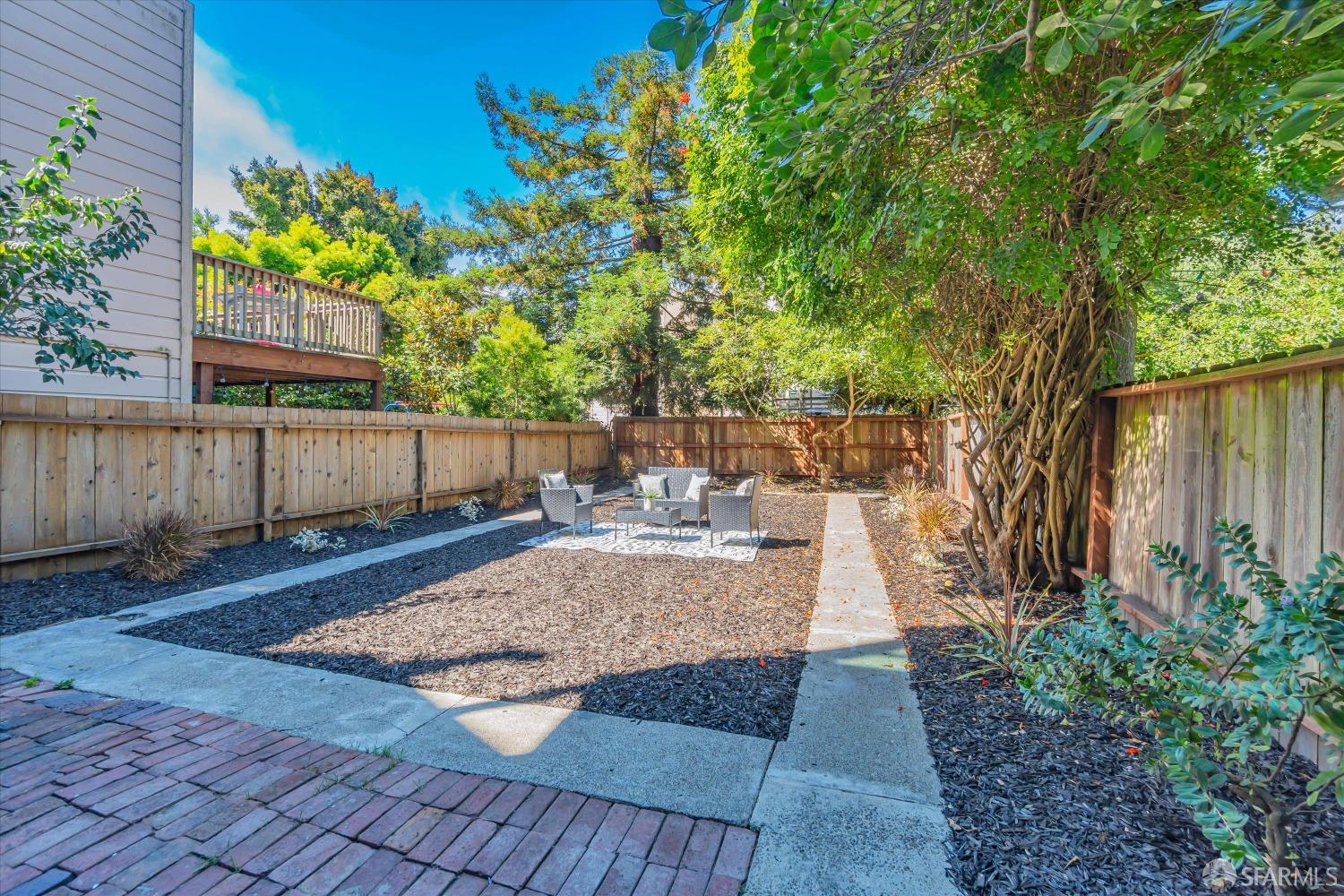 137 6th Avenue