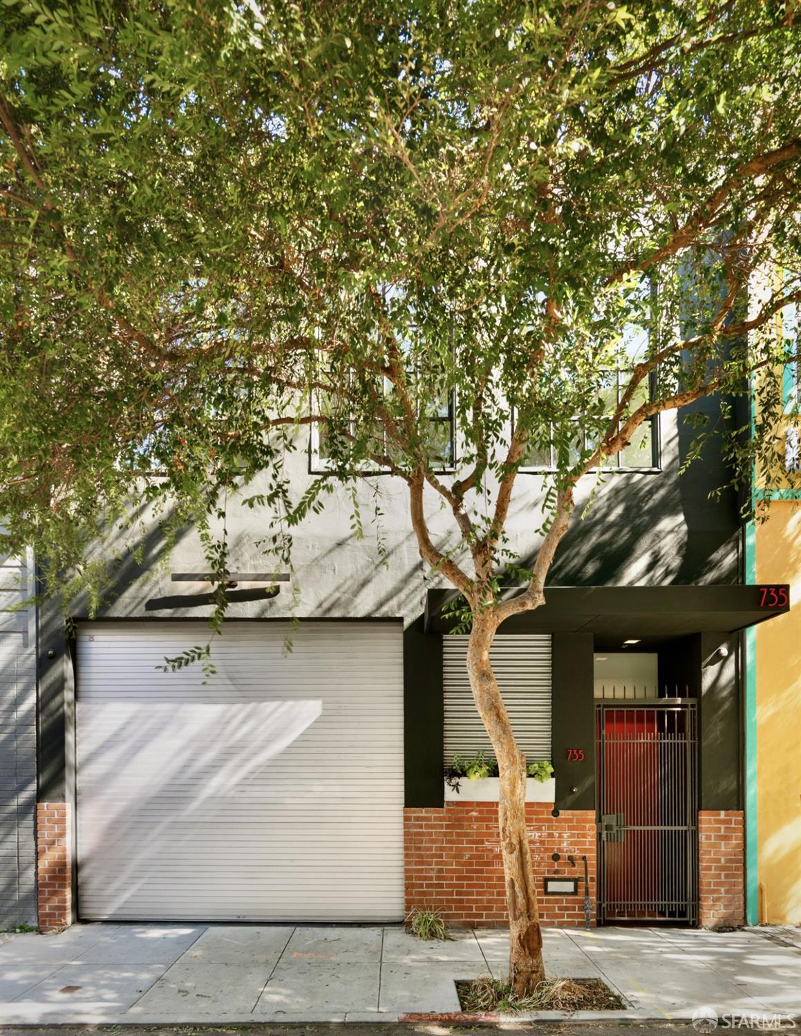 735 Clementina Street