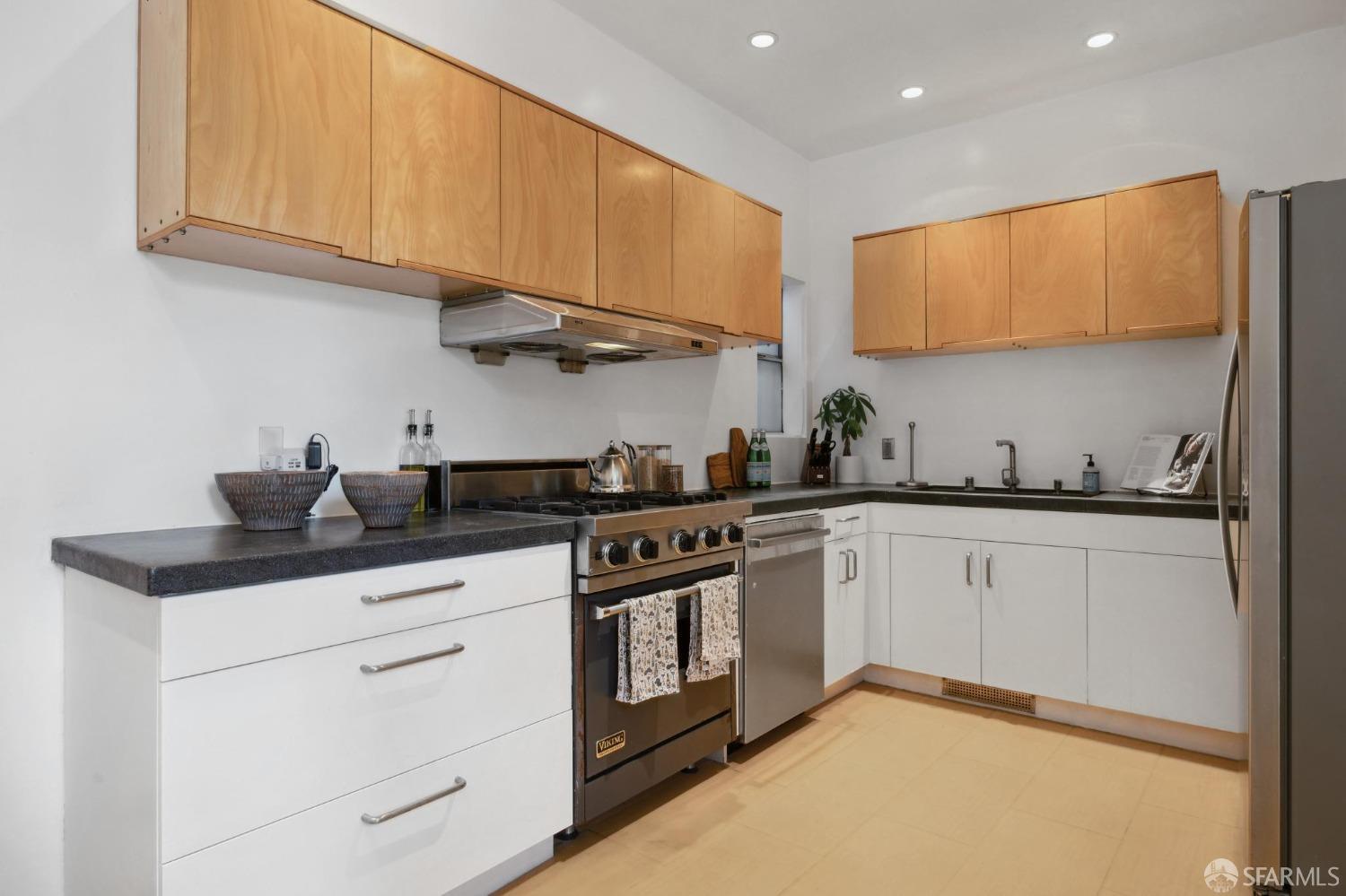 1180 De Haro Street # C
