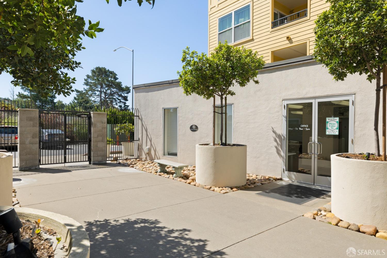 8300 Oceanview Terrace # 307