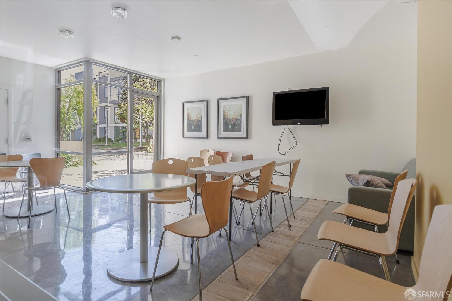 335 Berry Street # 305