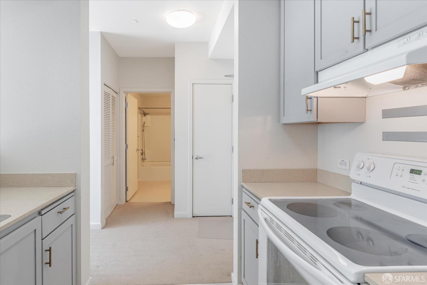 335 Berry Street # 305