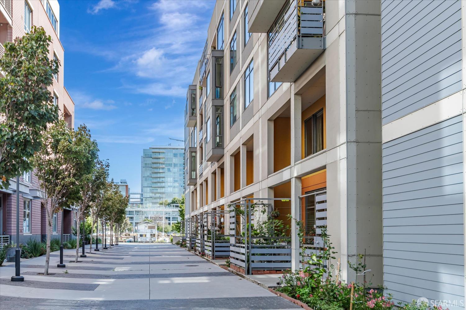 335 Berry Street # 305