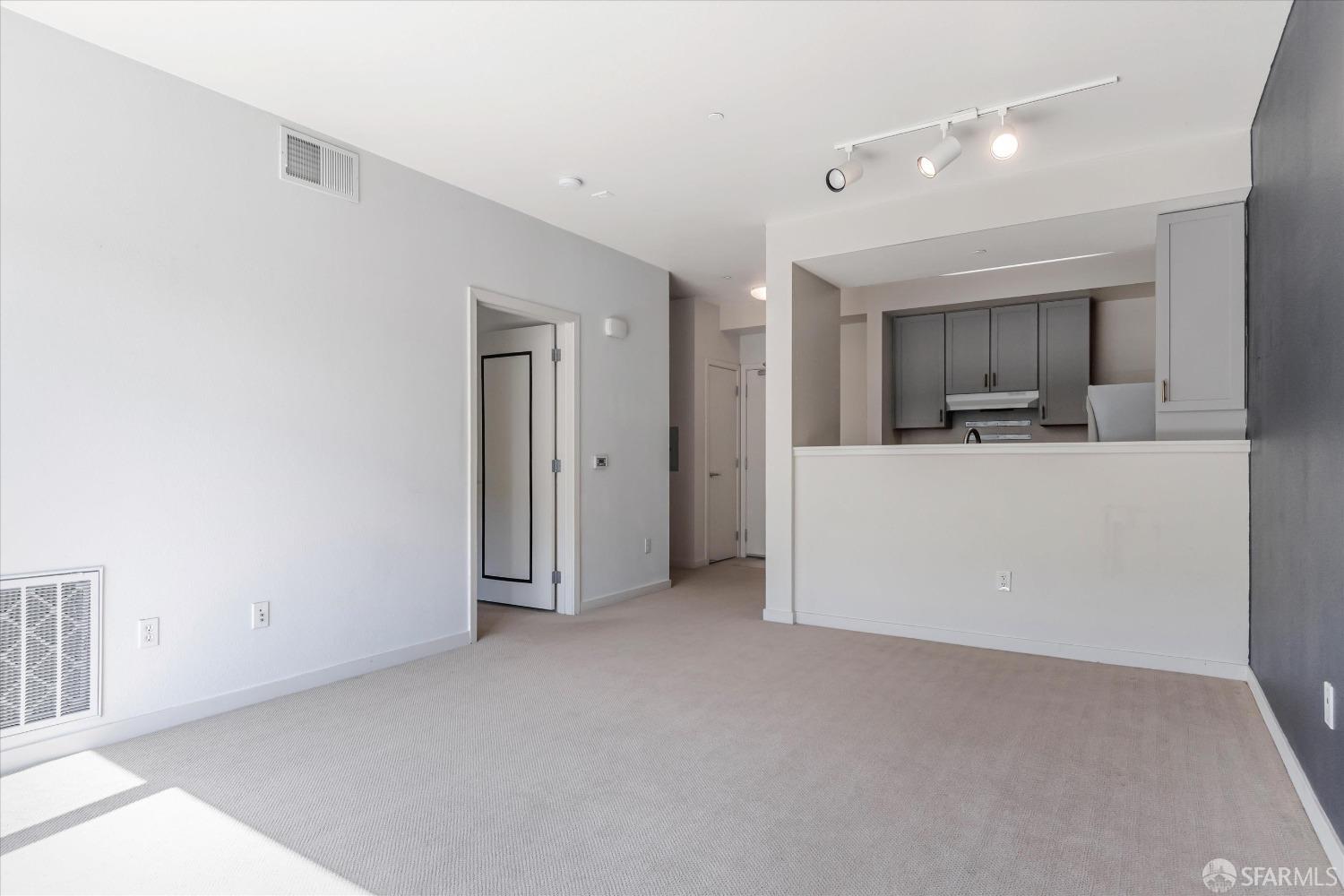 335 Berry Street # 305