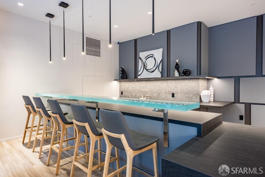 301 Main Street # 20A