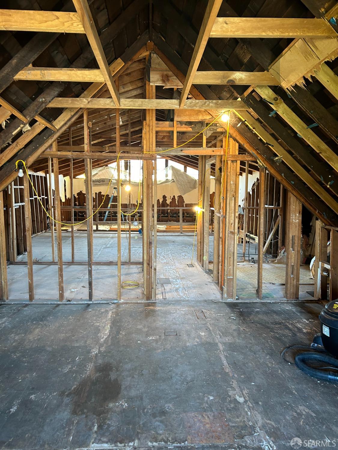 1460-1462 Waller Street