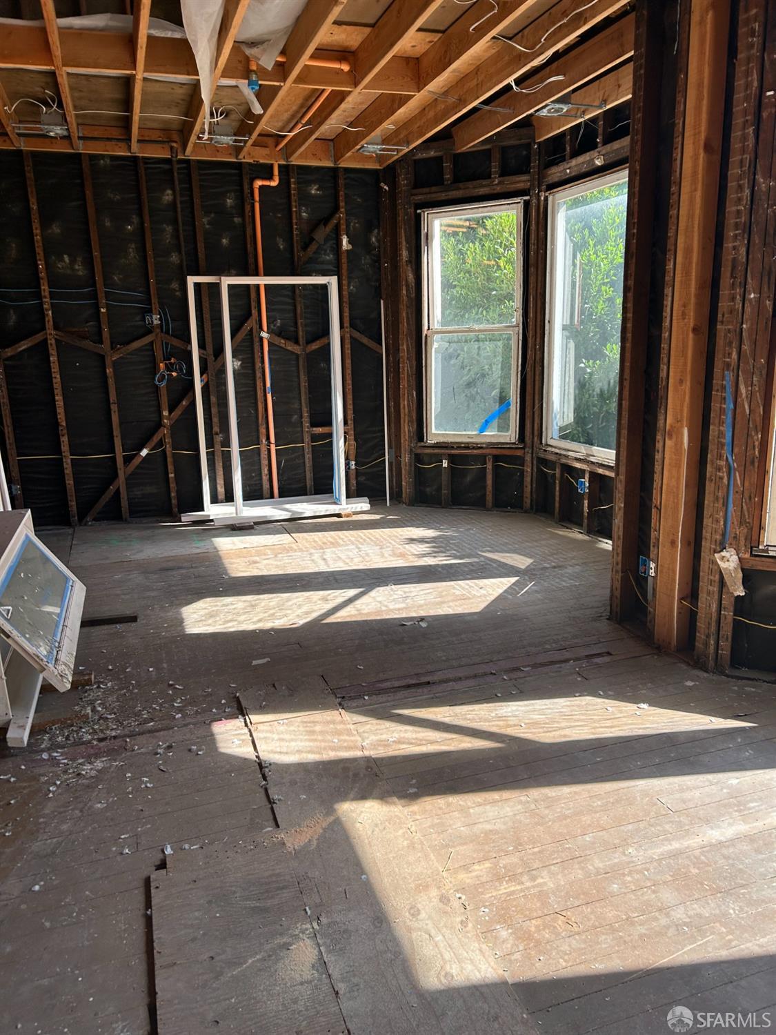 1460-1462 Waller Street