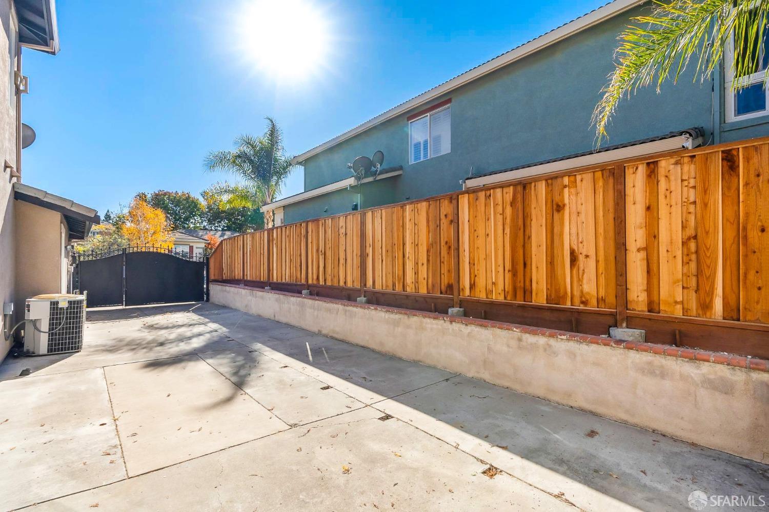 5000 Hawxhurst Court