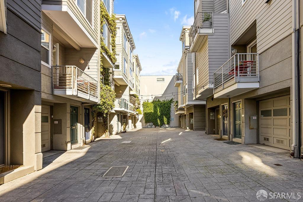 23 Scott Alley