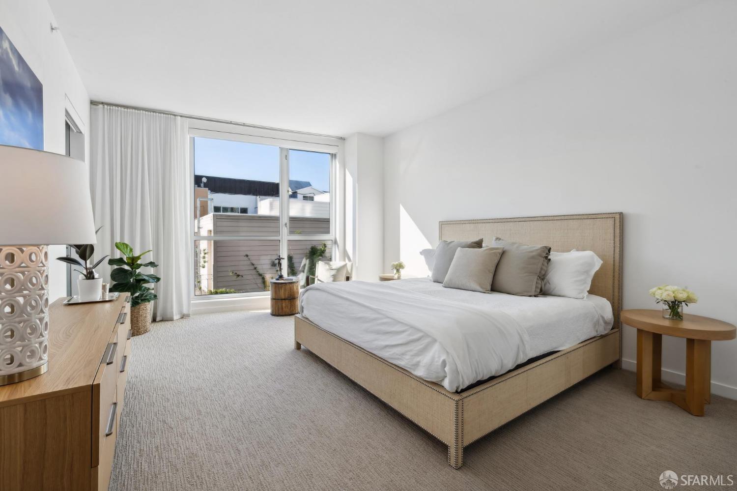 1501 Filbert Street Unit: TH1A