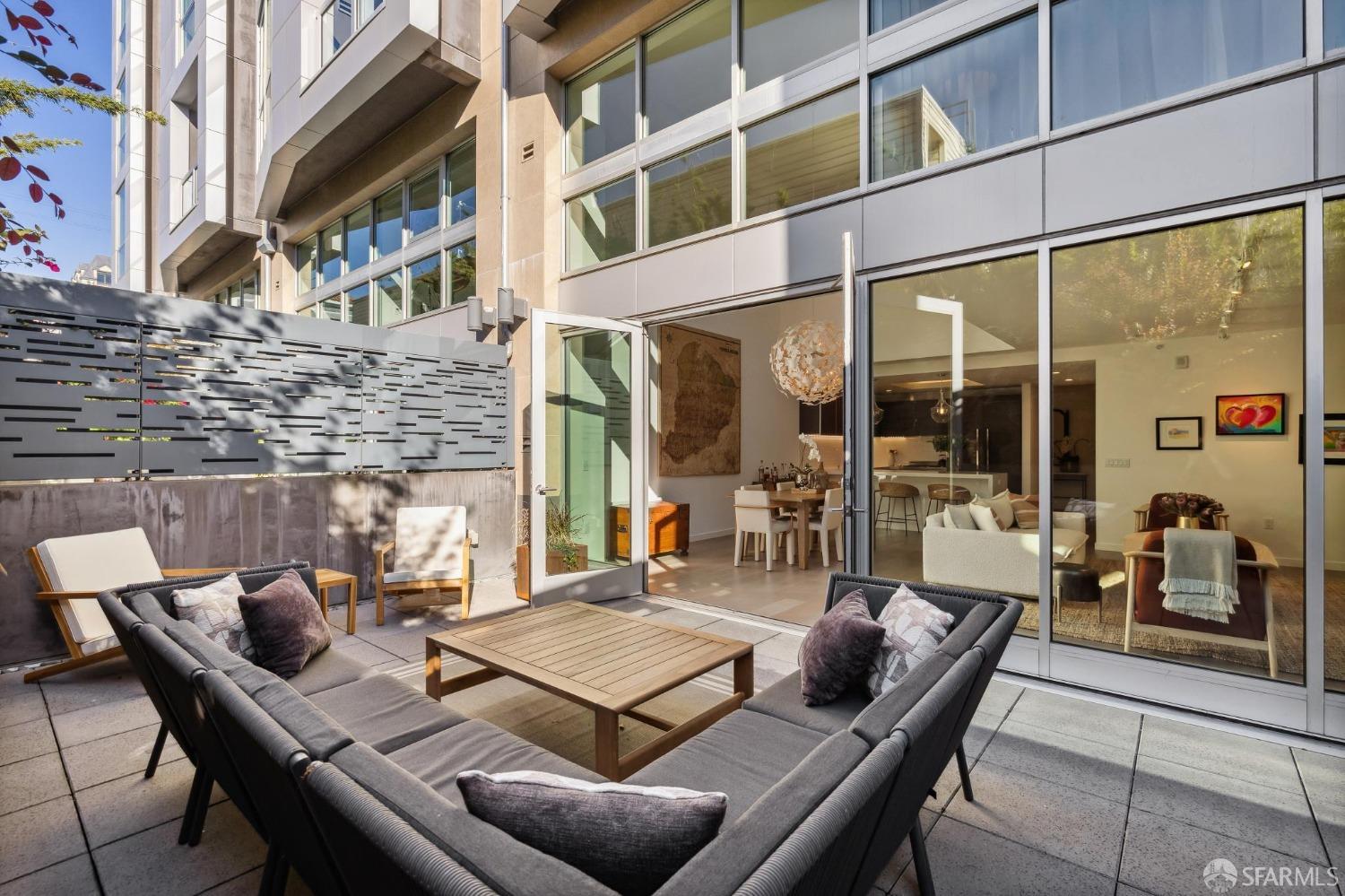 1501 Filbert Street Unit: TH1A
