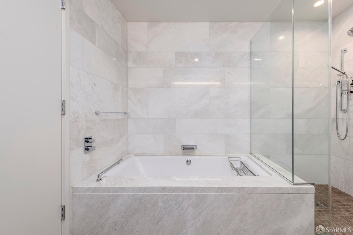 488 Folsom Street # 4104