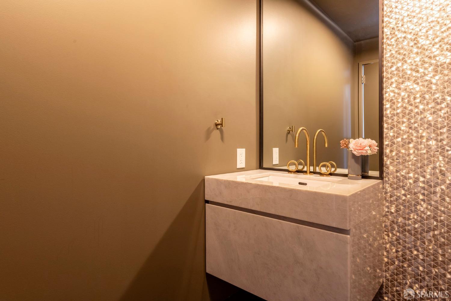 488 Folsom Street # 4104